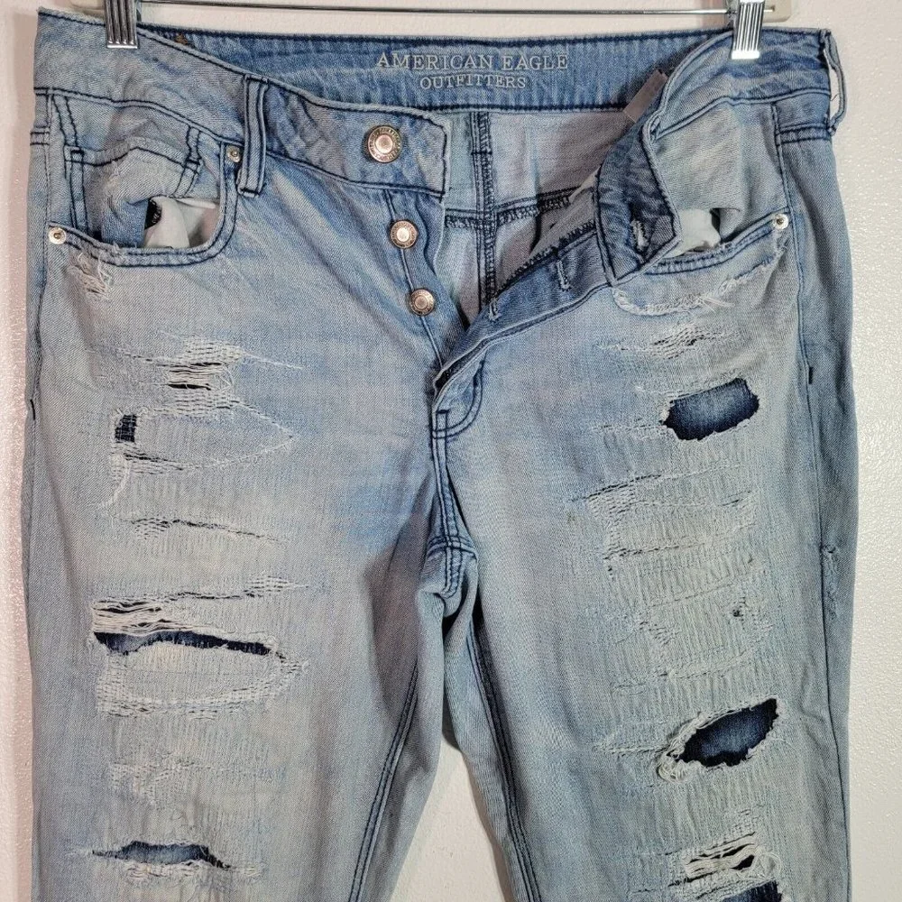 American Eagle‎ Womens Tomgirl Jeans 14 Button Fly Distressed 100% Cotton AEO